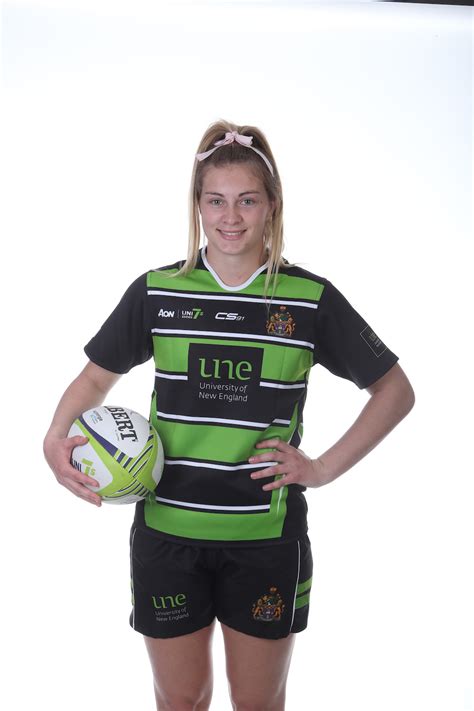chloe saunders